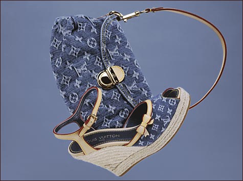 6974_feature_shot LV Shoes Got HEAT!