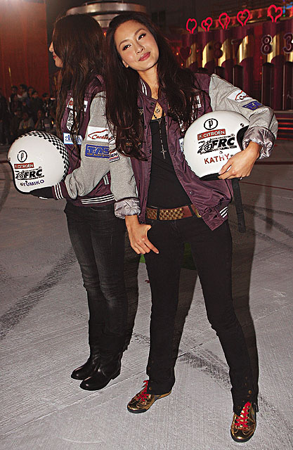 Updates: Chickz & Kickz   01.04.2008