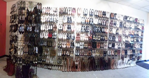 girls-love-shoes.jpg