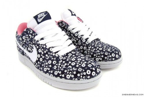 Nike Dunk Low WMNS  Floral   Navy   White