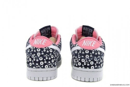 Nike Dunk Low WMNS  Floral   Navy   White