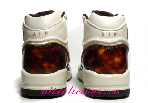 Nike WMNS Air Assault High   Tortoise