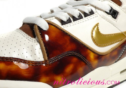 Nike WMNS Air Assault High   Tortoise