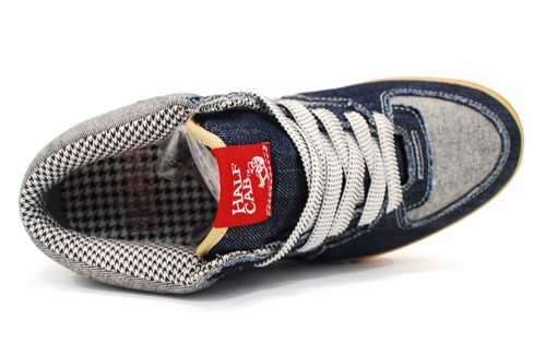 in4mation-vans-02.jpg