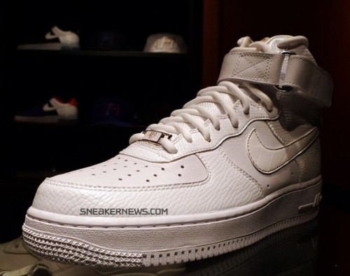 Womens Nike Snowboarding Boots. More pics after the jump… Nike