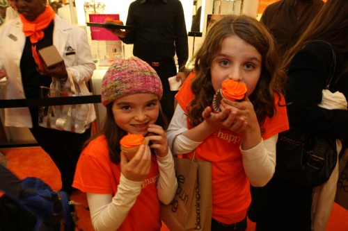 CLINIQUE Pays It Forward This Holiday Season 