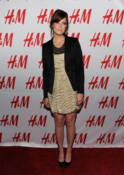 mandy-moore-hm-tux.jpg