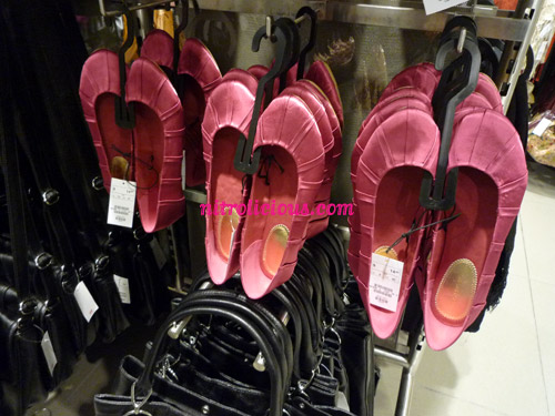 H&M Luv #129   03.20.2009