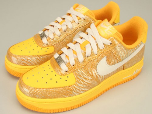 Nike WMNS Air Force 1 Low   Del Sol   Swan   Midwest Gold
