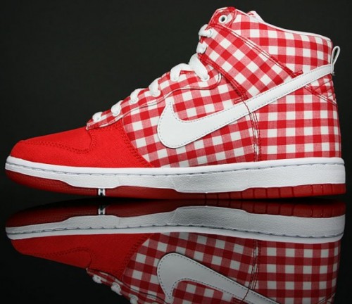 Nike WMNS Skinny Dunk High   Challenge Red Tablecloth