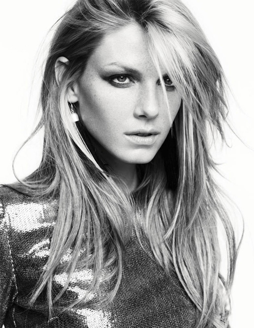 H&M Magazine Autumn 2009: Angela Lindvall Back In Black