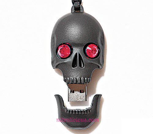 joyce-x-mcqueen-usb JOYCE x Alexander McQueen Skull USB