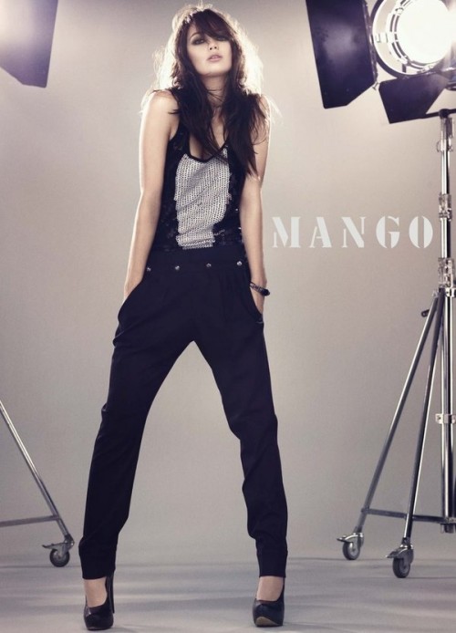 Mango Fall/Winter 2009 Catalogue Ft. Daisy Lowe