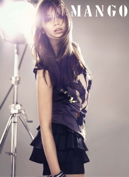 Mango Fall/Winter 2009 Catalogue Ft. Daisy Lowe