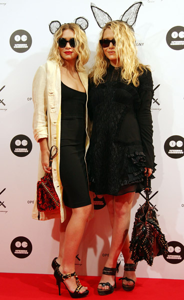Style Stalker: Mary Kate & Ashley Olsen @ Opening Ceremony Tokyo