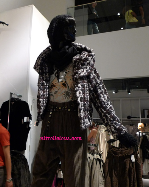 H&M Luv #143   09.05.2009