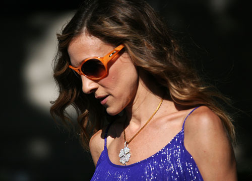 sarah-jessica-parker-satc2-sep01-09 Sex and The City 2 Style: Sarah Jessica Parker