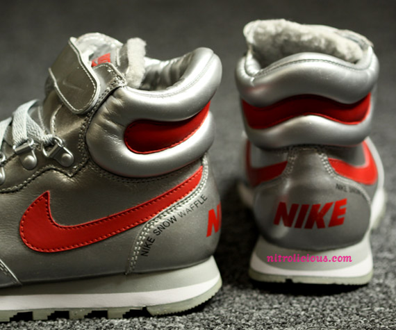 Nike Womens Snow Waffle