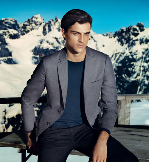 UNIQLO Fall/Winter 2009 10 HeatTech Ad Campaign