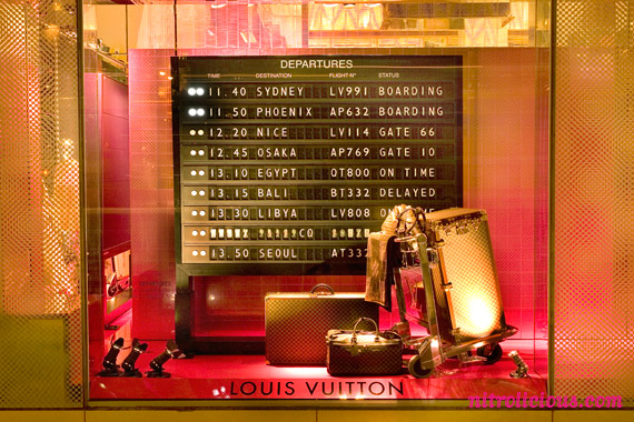 Louis Vuitton Fifth Avenue Maison City Guides Display