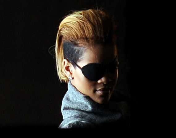 Wait Your Turn Rihanna [Official Video]