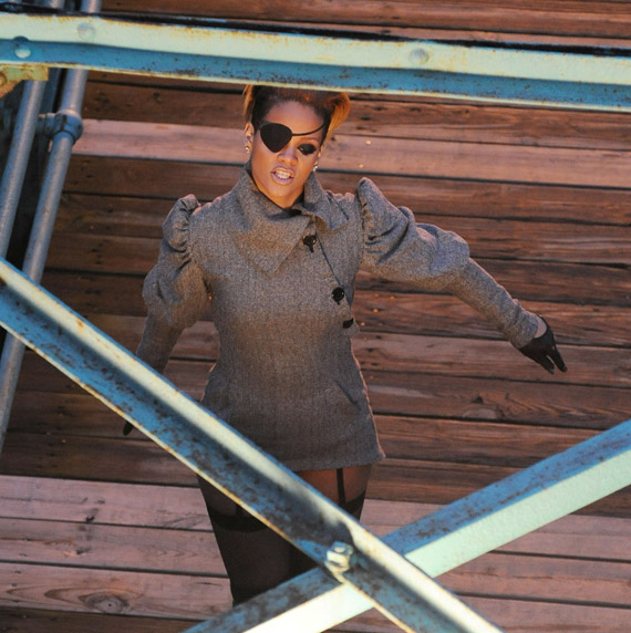 Wait Your Turn Rihanna [Official Video]