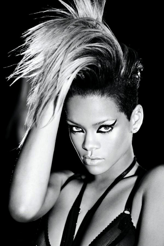 Wait Your Turn Rihanna [Official Video]