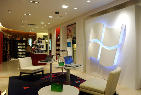 Saks and Microsoft Team Up on Holiday “Windows