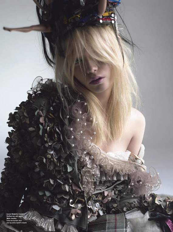 V Magazine Issue #63: The Size Issue | Preview