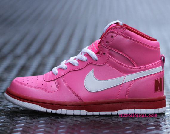 Big Nike High Womens – Valentine’s Day 2010 Editions