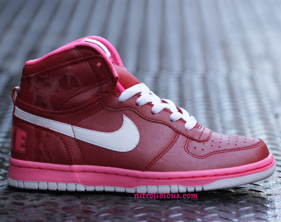 Big Nike High Womens – Valentine’s Day 2010 Editions