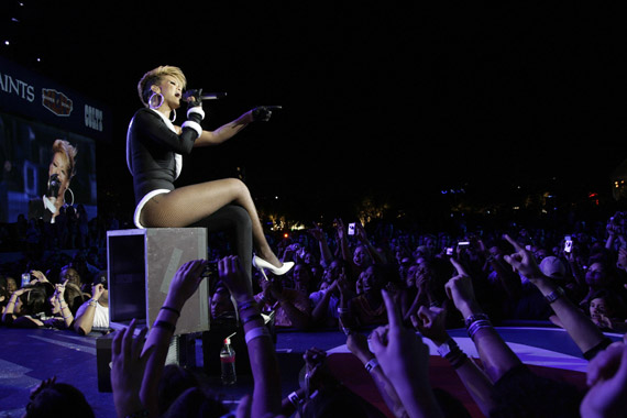 rihanna-pepsi-super-jam-10 Rihanna in Miami for Super Bowl XLIV