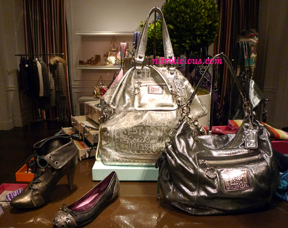 L1100336 Coach Poppy Fall 2010 Collection Preview