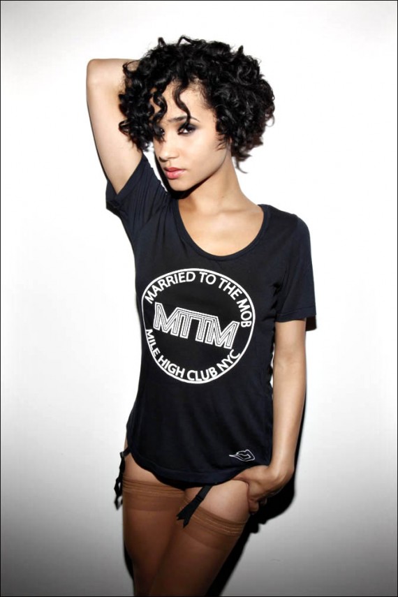 Married to the MOB Fall 2010 Delivery 1: M.O.B Aime Les Sucettes