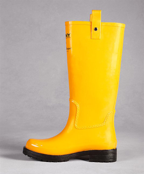 DKNY for Veuve Clicquot in the Snow Rubber Boot