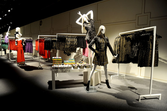 131938057 Versace for H&M US Stores + How to shop the collection