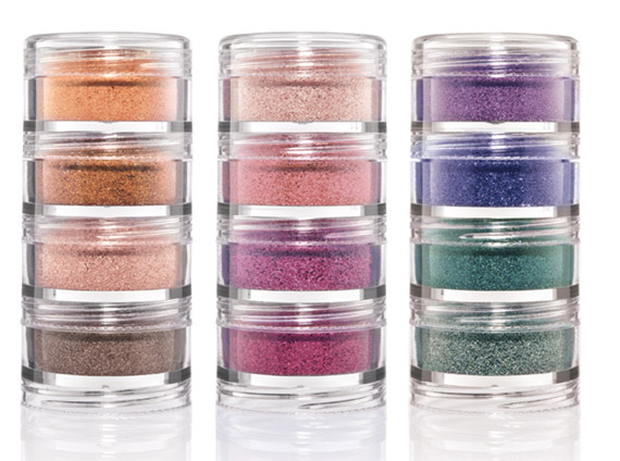 Vera-CRUSHED-METALLIC-PIGMENT MAC Vera Collection